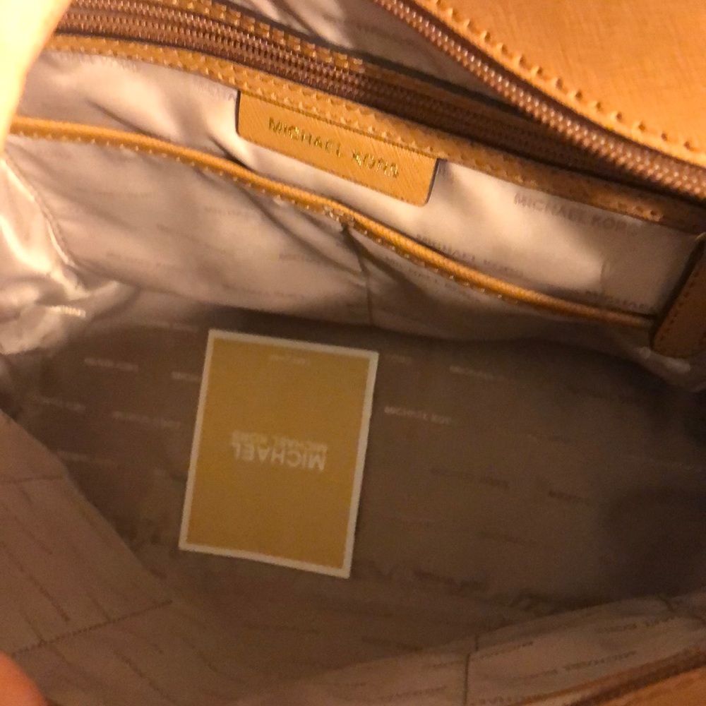 Michael kors tote handbag purse tan brown mk cream - Picture 3 of 4